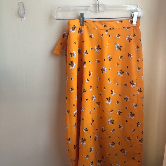 LOFT Floral Wrap Skirt - Picture 9 of 9